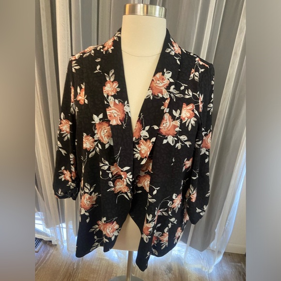 Torrid size 3 knit crepe drape blazer - Picture 8 of 10